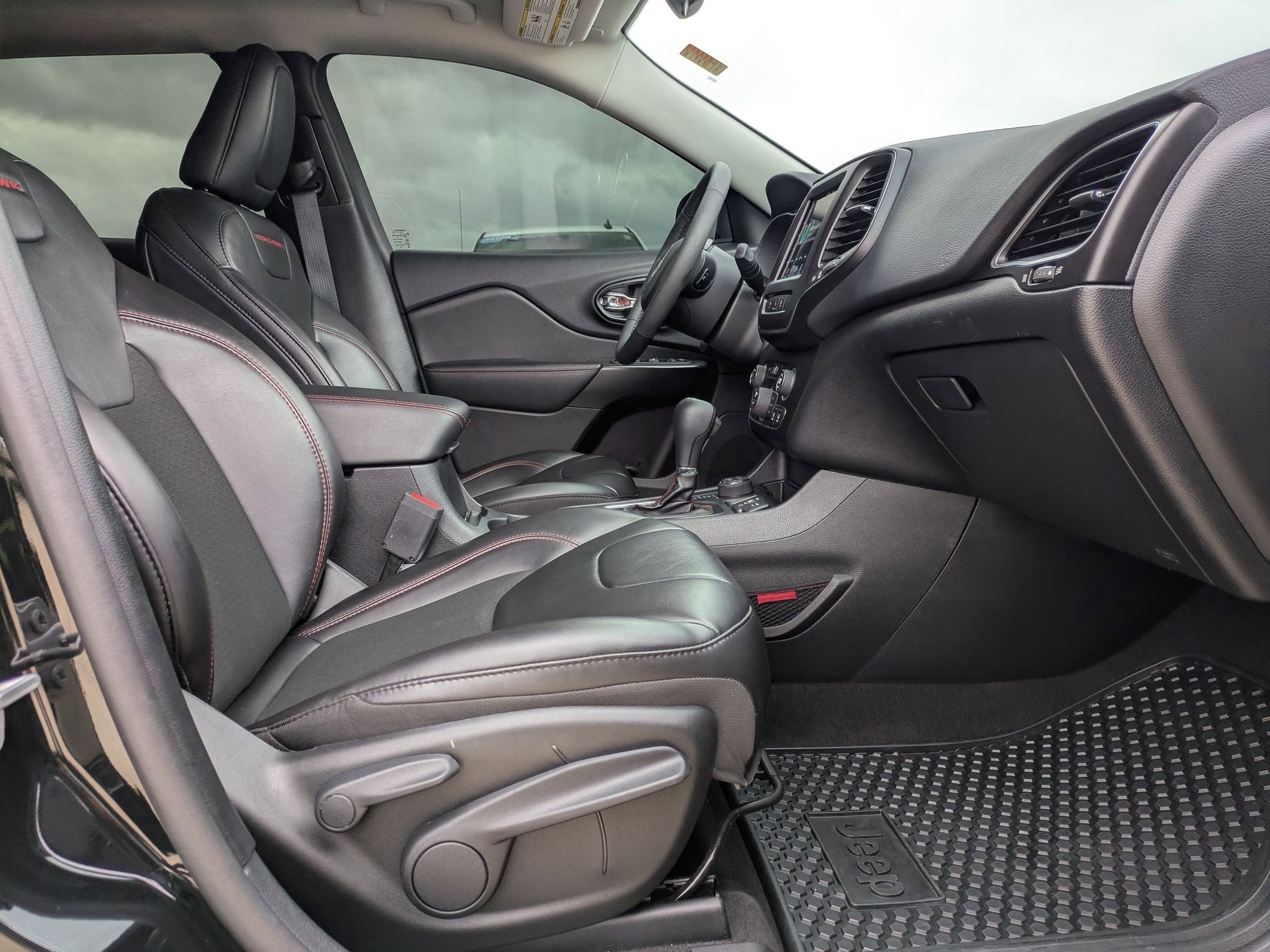 2022 Jeep Cherokee Trailhawk