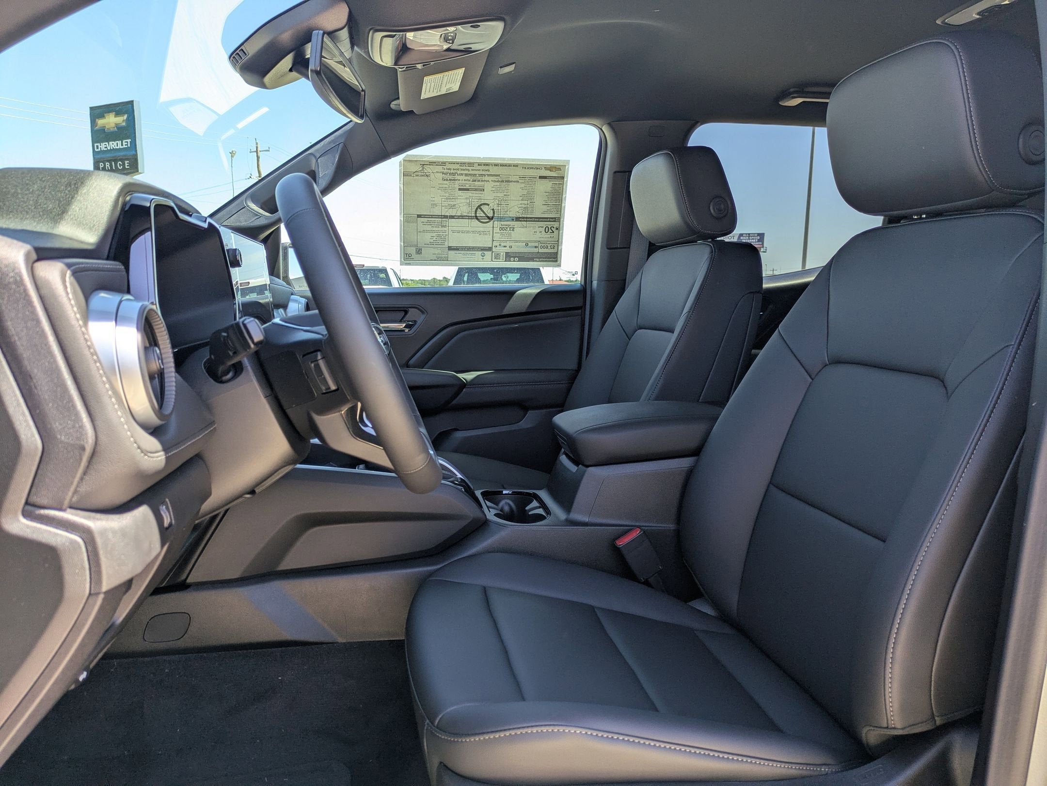 2025 Chevrolet Colorado WT/LT