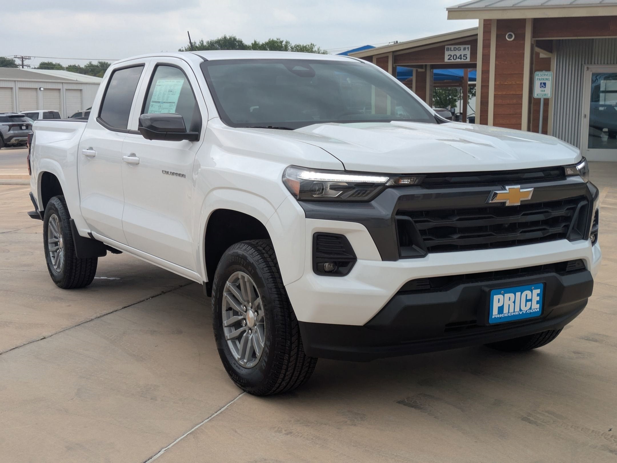 2025 Chevrolet Colorado WT/LT