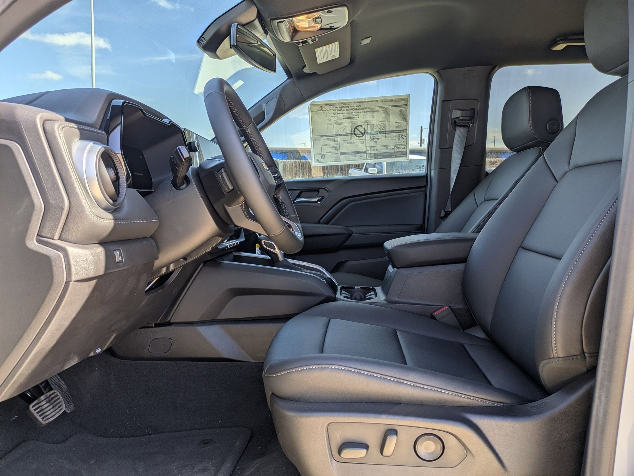 2025 Chevrolet Colorado WT/LT