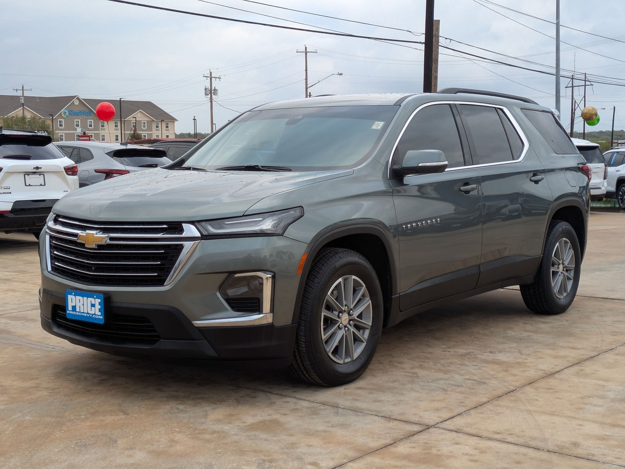 2023 Chevrolet Traverse LT Cloth