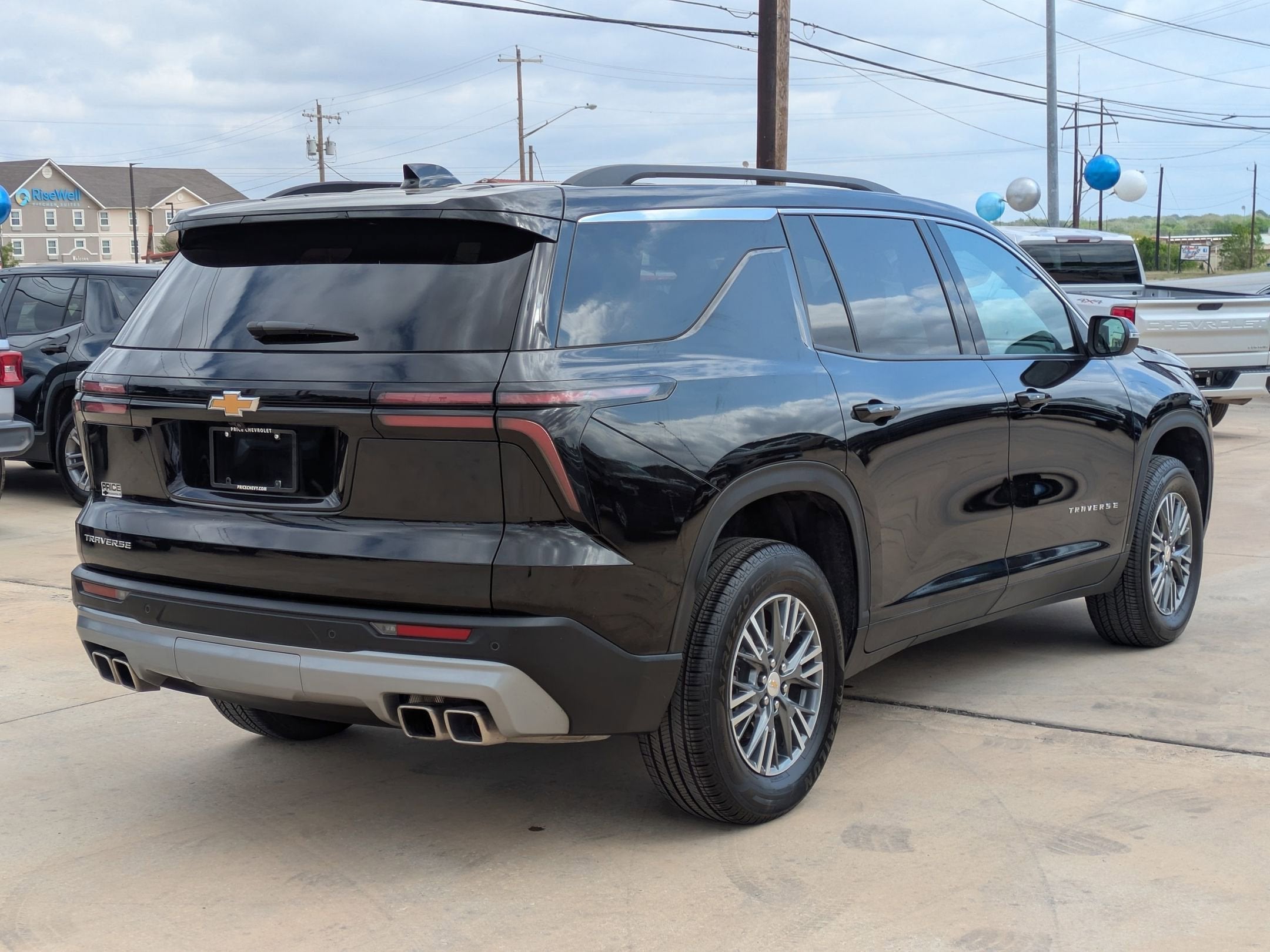 2025 Chevrolet Traverse LT