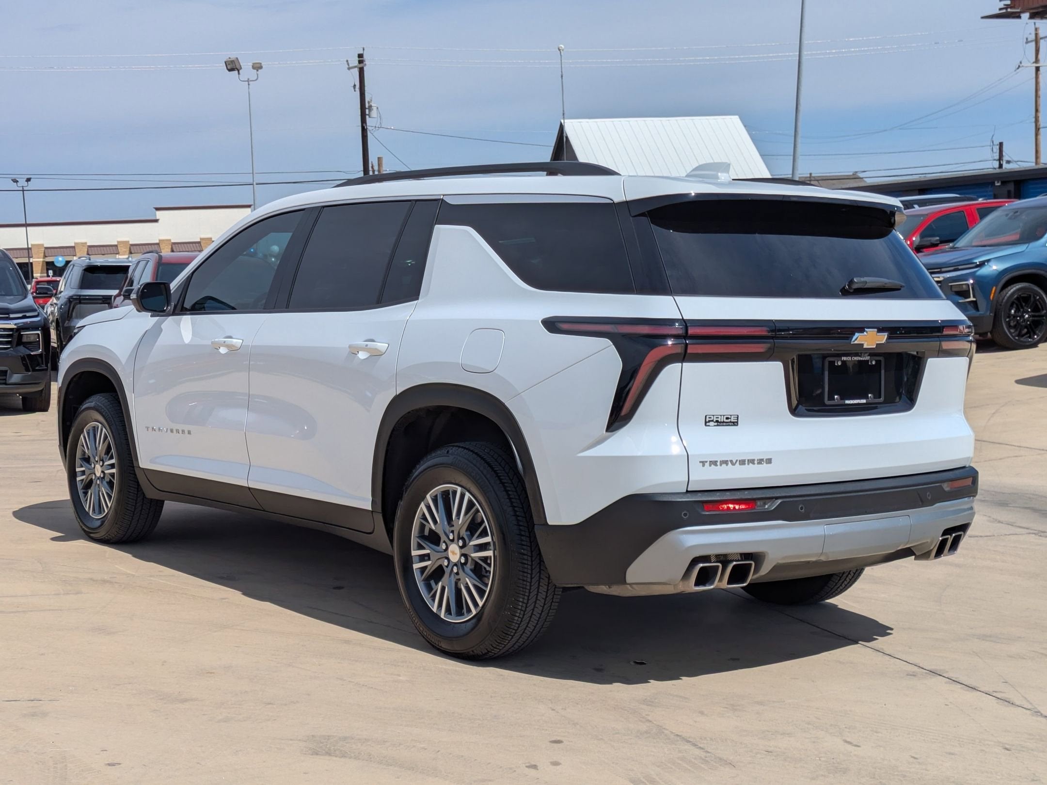 2025 Chevrolet Traverse LT