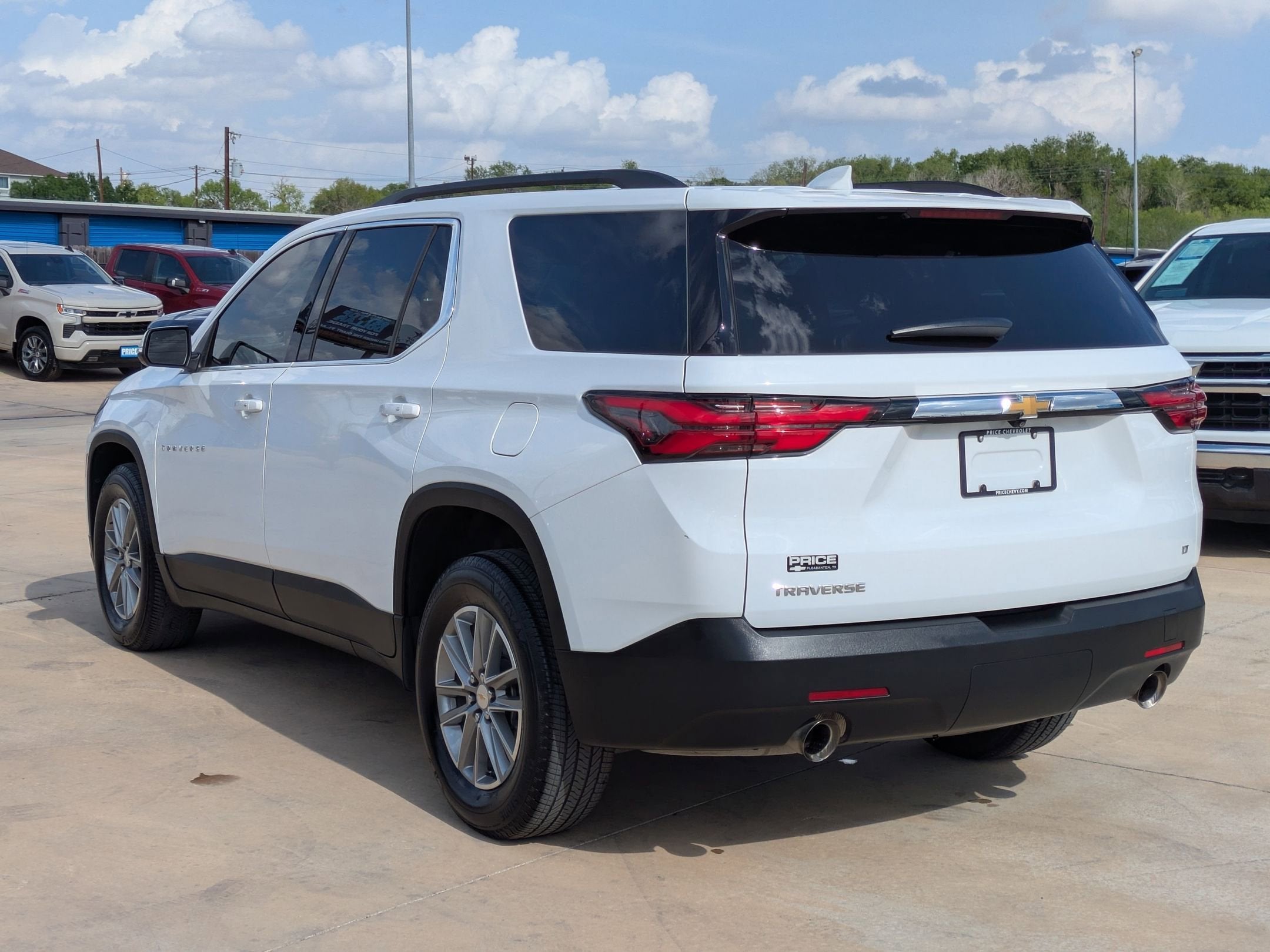 2023 Chevrolet Traverse LT Leather