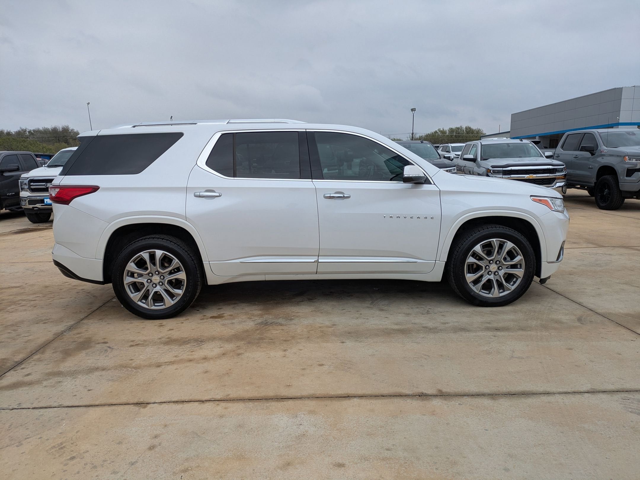 2021 Chevrolet Traverse Premier