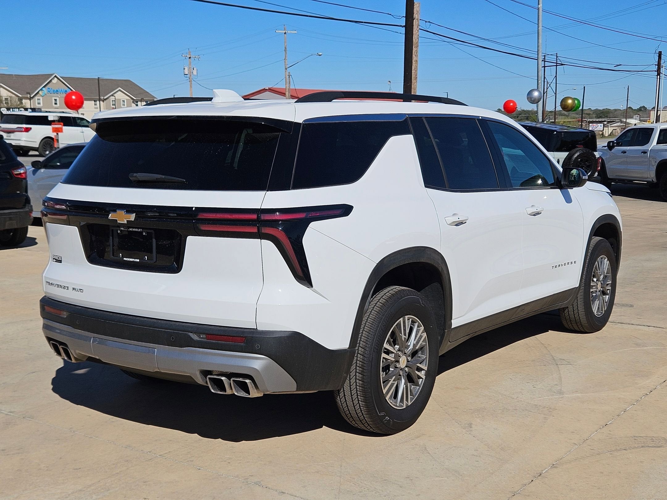 2025 Chevrolet Traverse LT