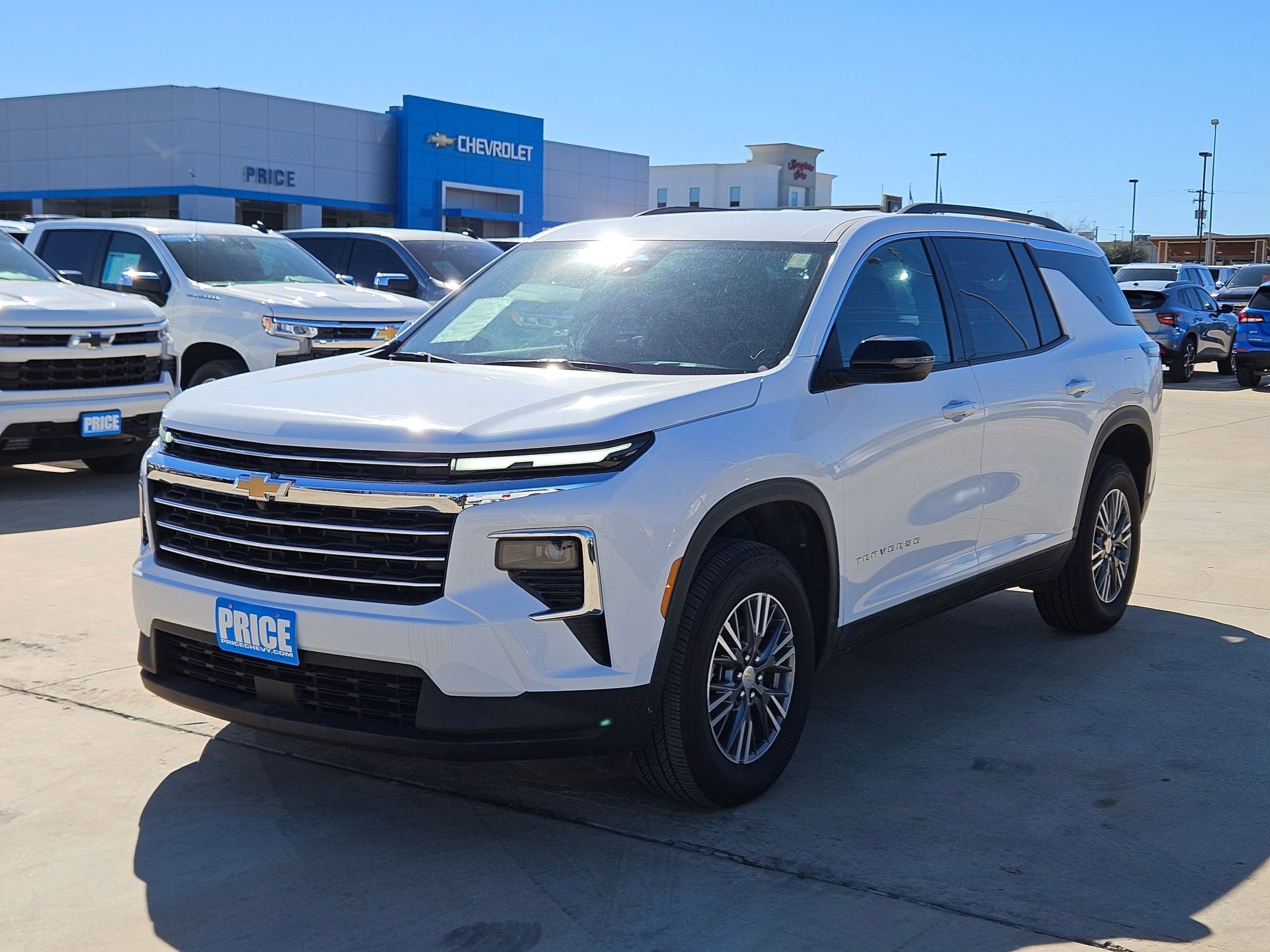 2025 Chevrolet Traverse LT