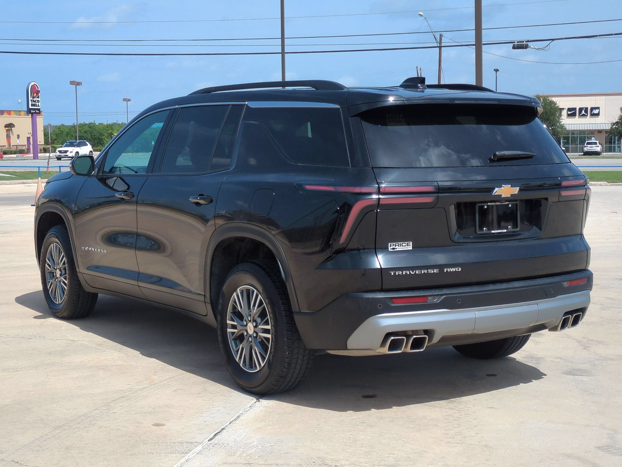 2025 Chevrolet Traverse LT