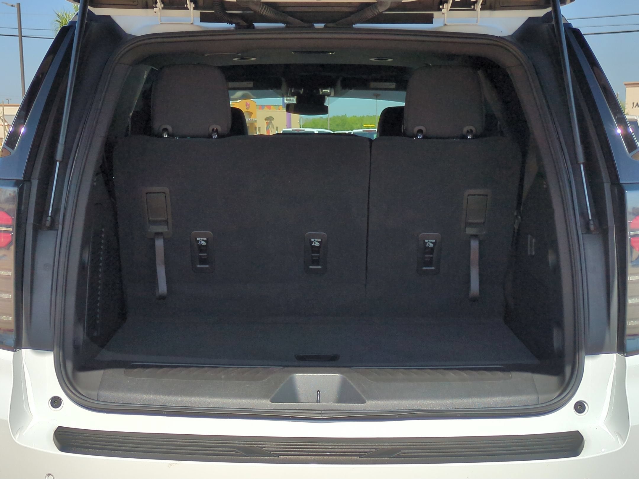 2025 Chevrolet Tahoe LS