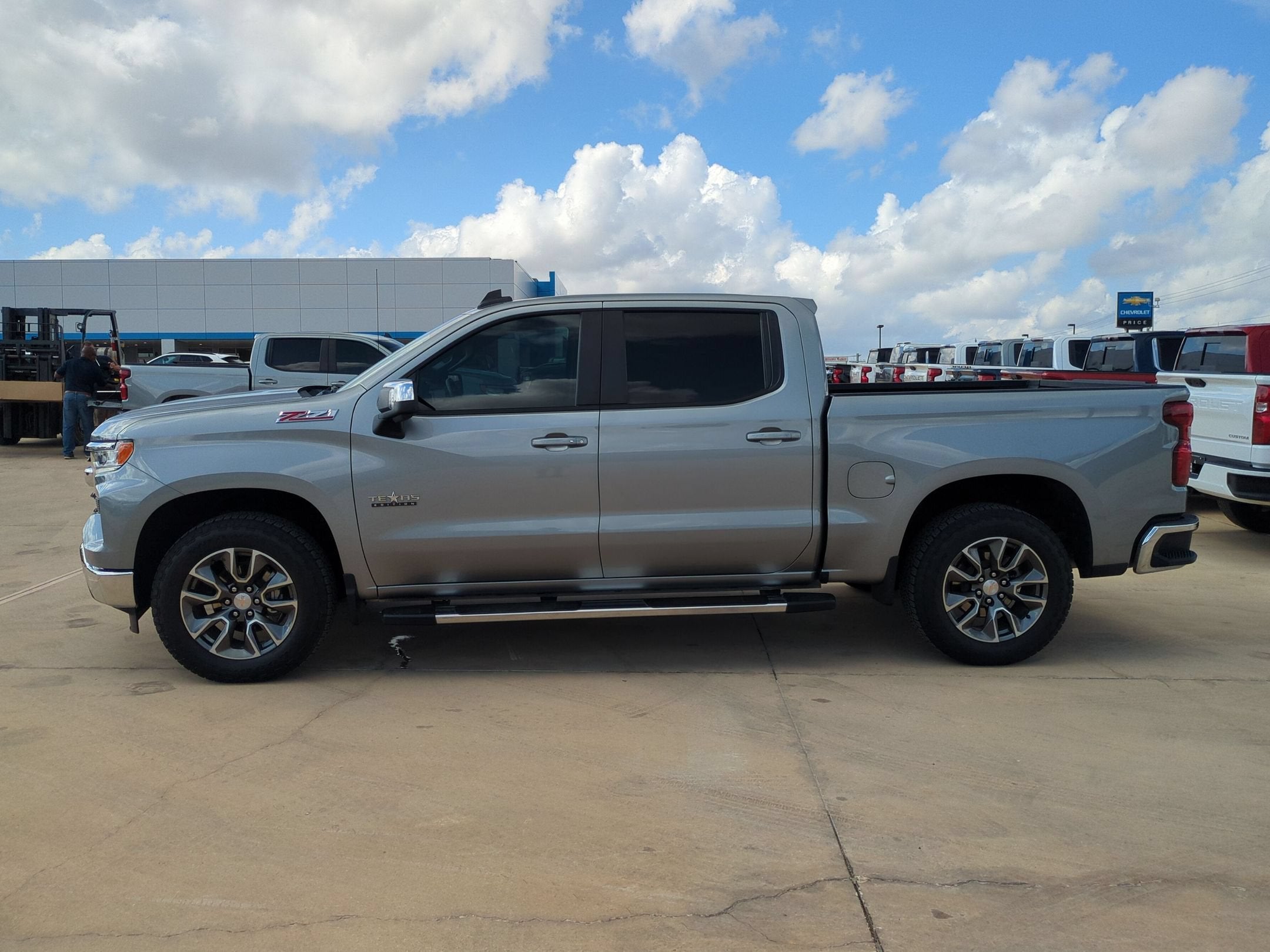 2025 Chevrolet Silverado 1500 LT