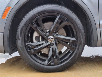 2024 Volkswagen Tiguan SE R-Line Black