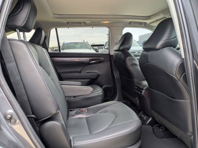 2022 Toyota Highlander Platinum