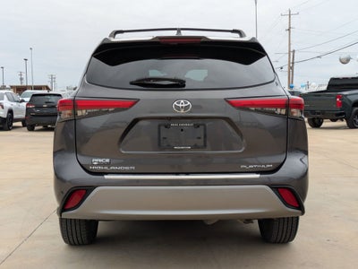 2022 Toyota Highlander Platinum