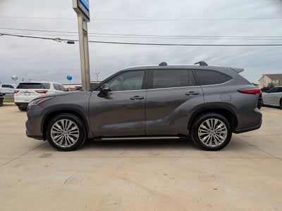 2022 Toyota Highlander Platinum