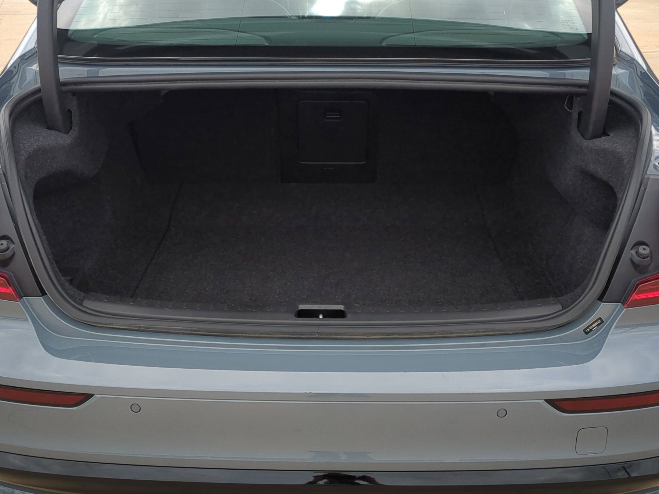 2024 Volvo S60 Core Dark Theme