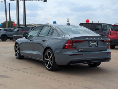 2024 Volvo S60 Core Dark Theme