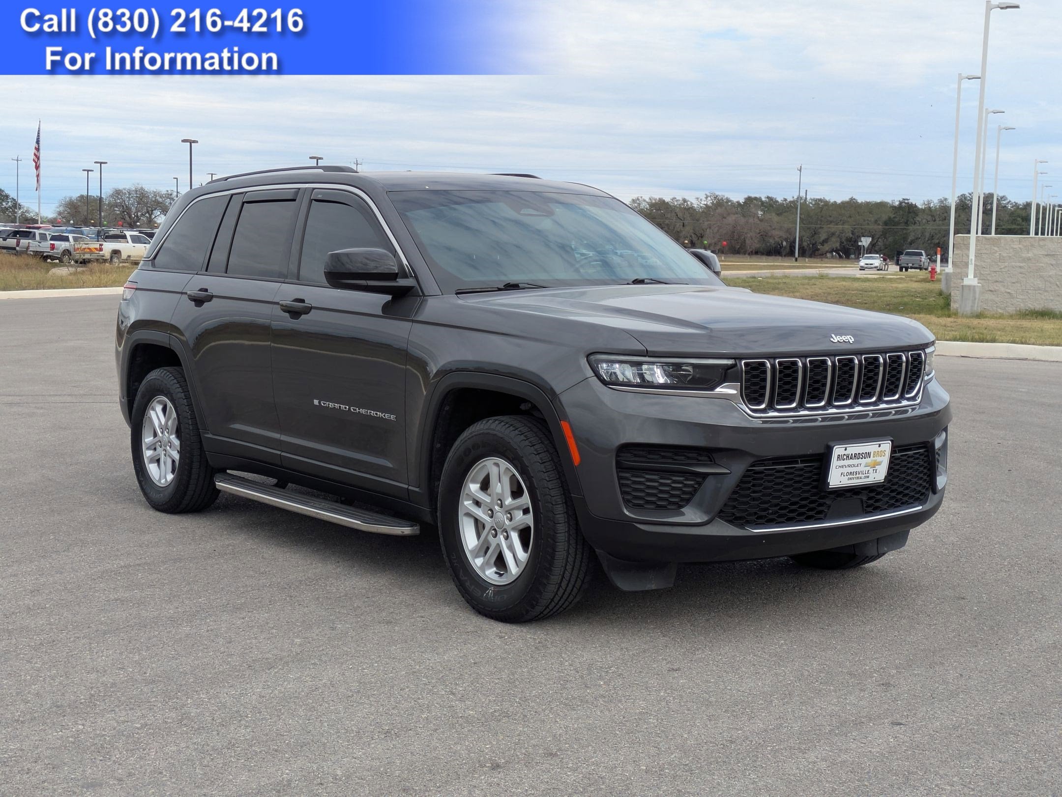 2022 Jeep Grand Cherokee Laredo