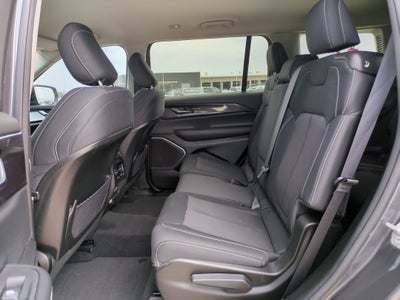 2022 Jeep Grand Cherokee L Laredo