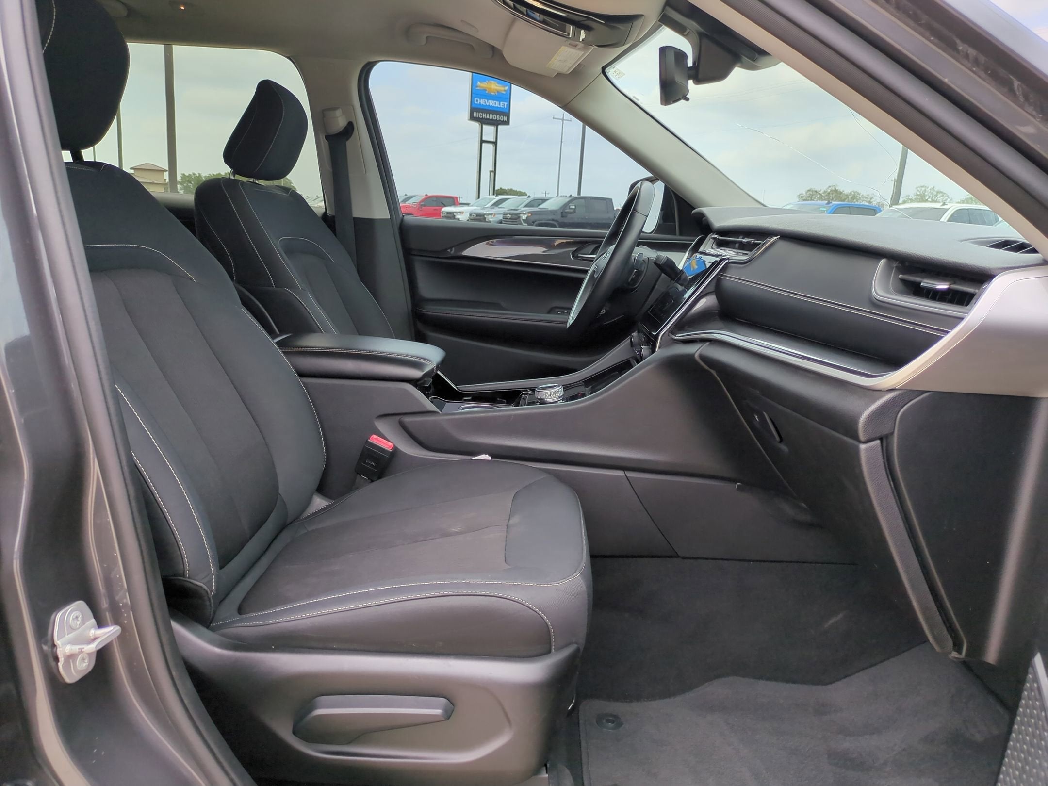2022 Jeep Grand Cherokee L Laredo