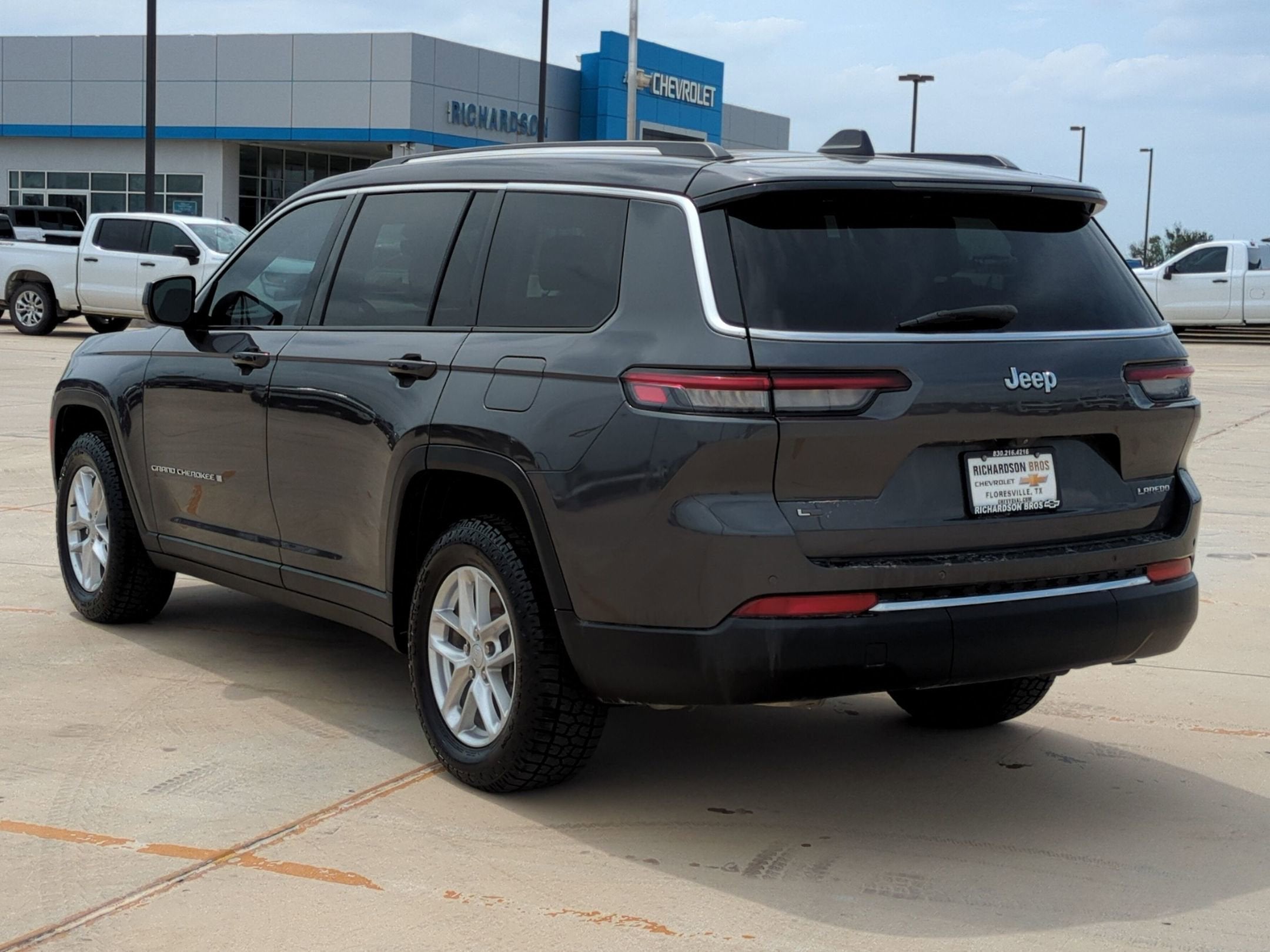 2022 Jeep Grand Cherokee L Laredo
