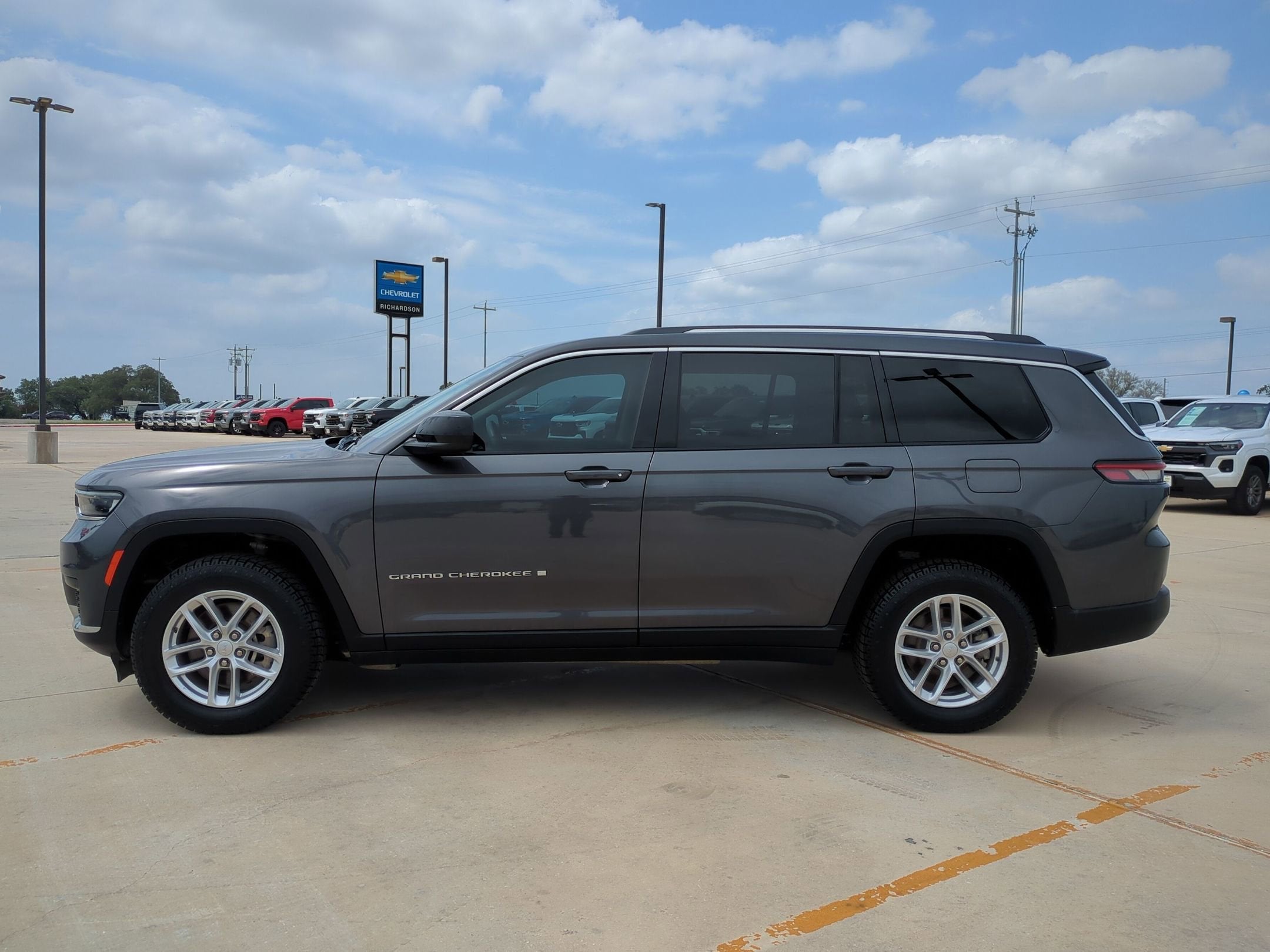 2022 Jeep Grand Cherokee L Laredo