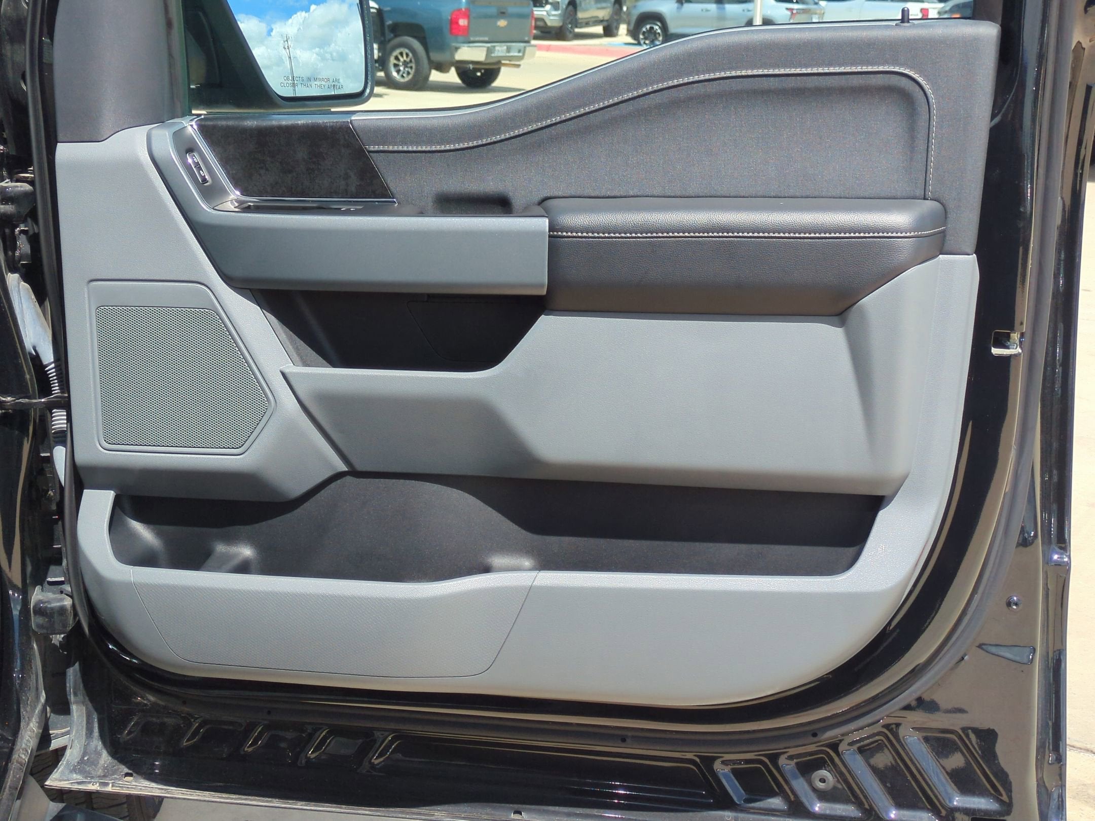 2023 Ford F-150 Lightning Pro