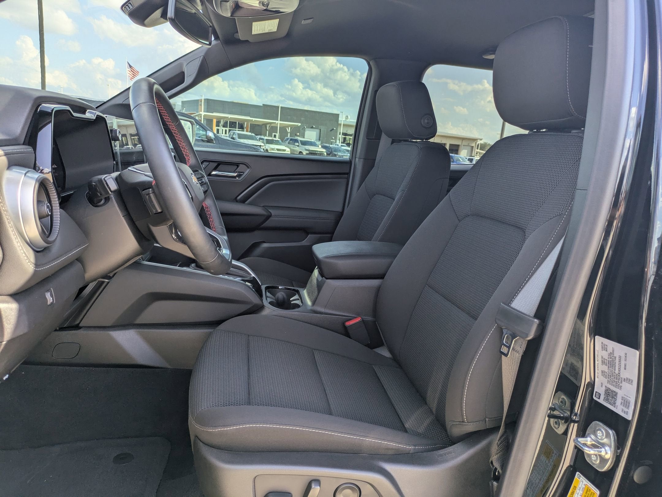 2025 Chevrolet Colorado WT/LT