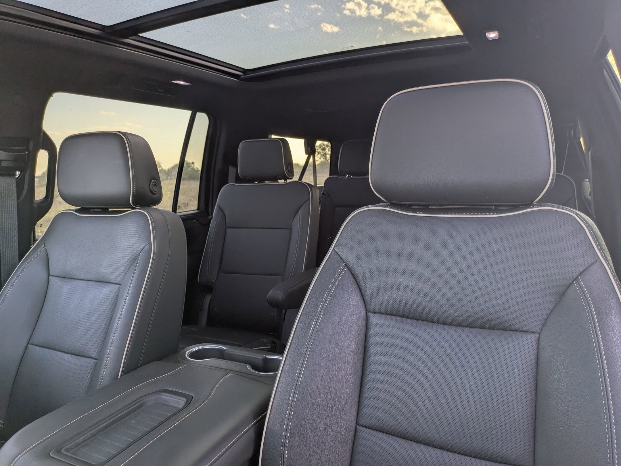 2023 GMC Yukon XL SLT