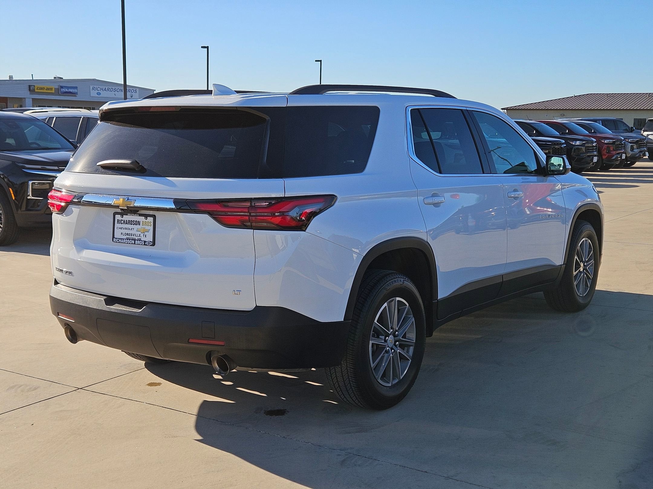 2023 Chevrolet Traverse LT Cloth