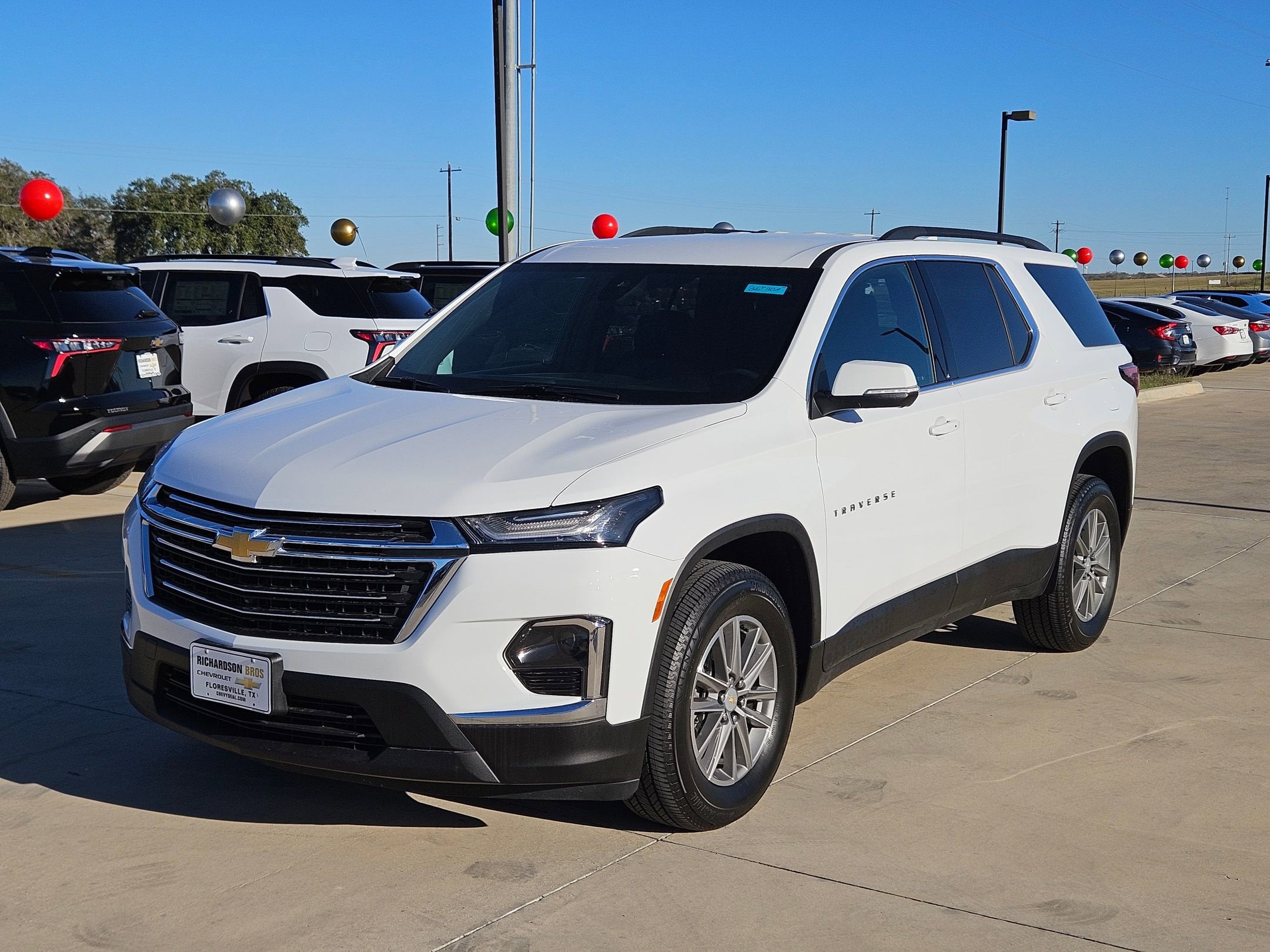 2023 Chevrolet Traverse LT Cloth