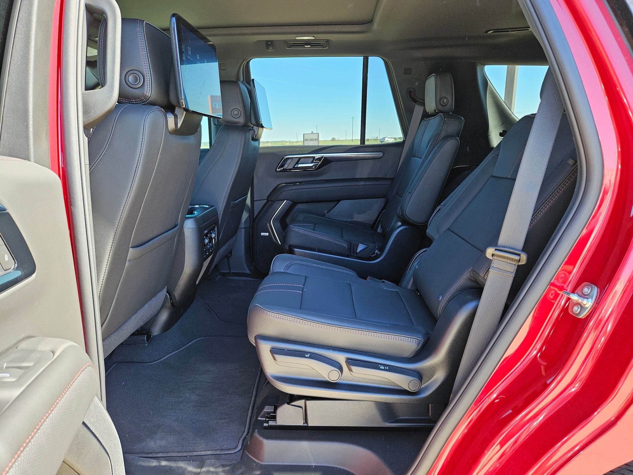 2025 Chevrolet Tahoe RST