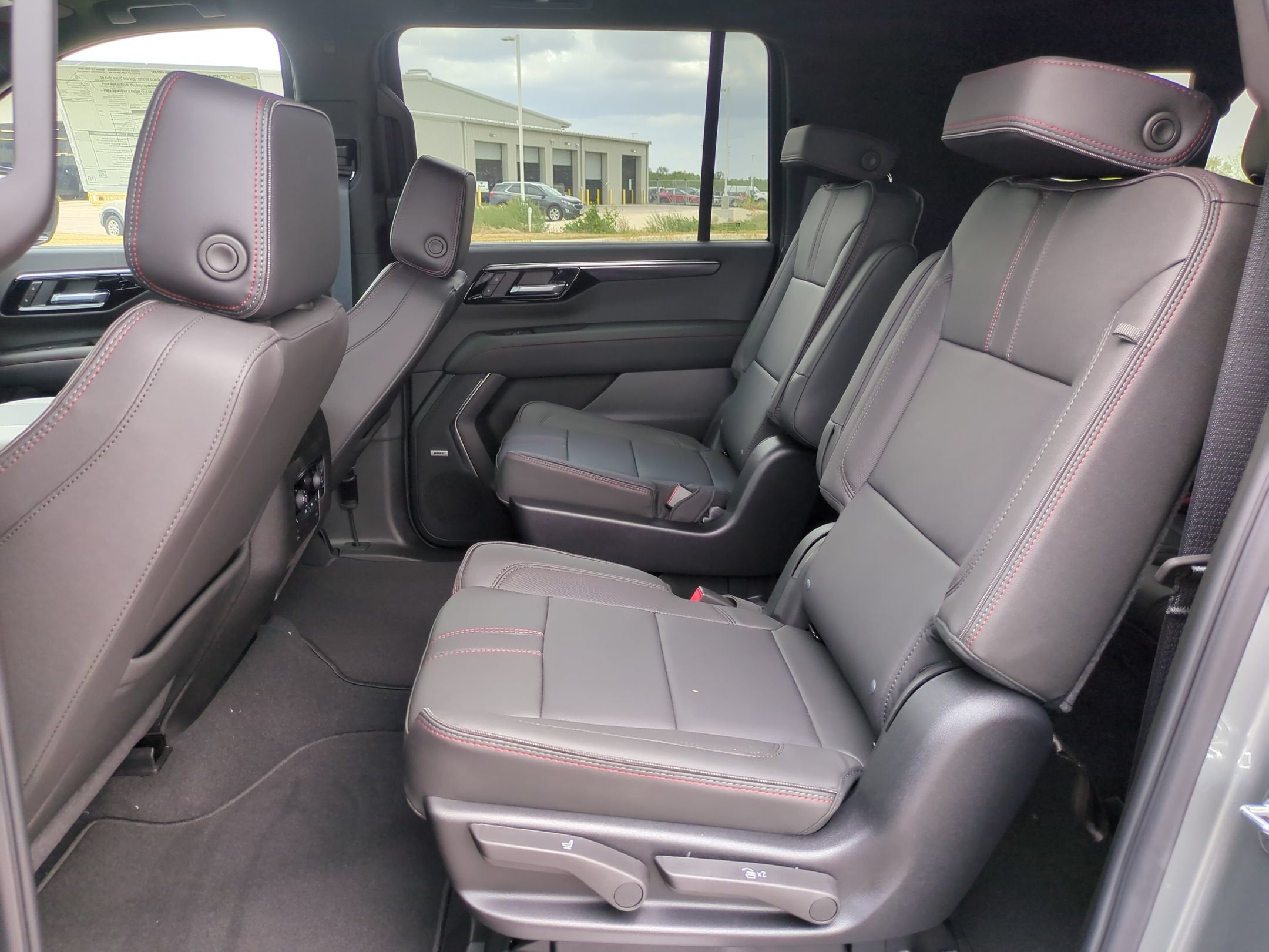 2026 Chevrolet Suburban RST - Photo 13