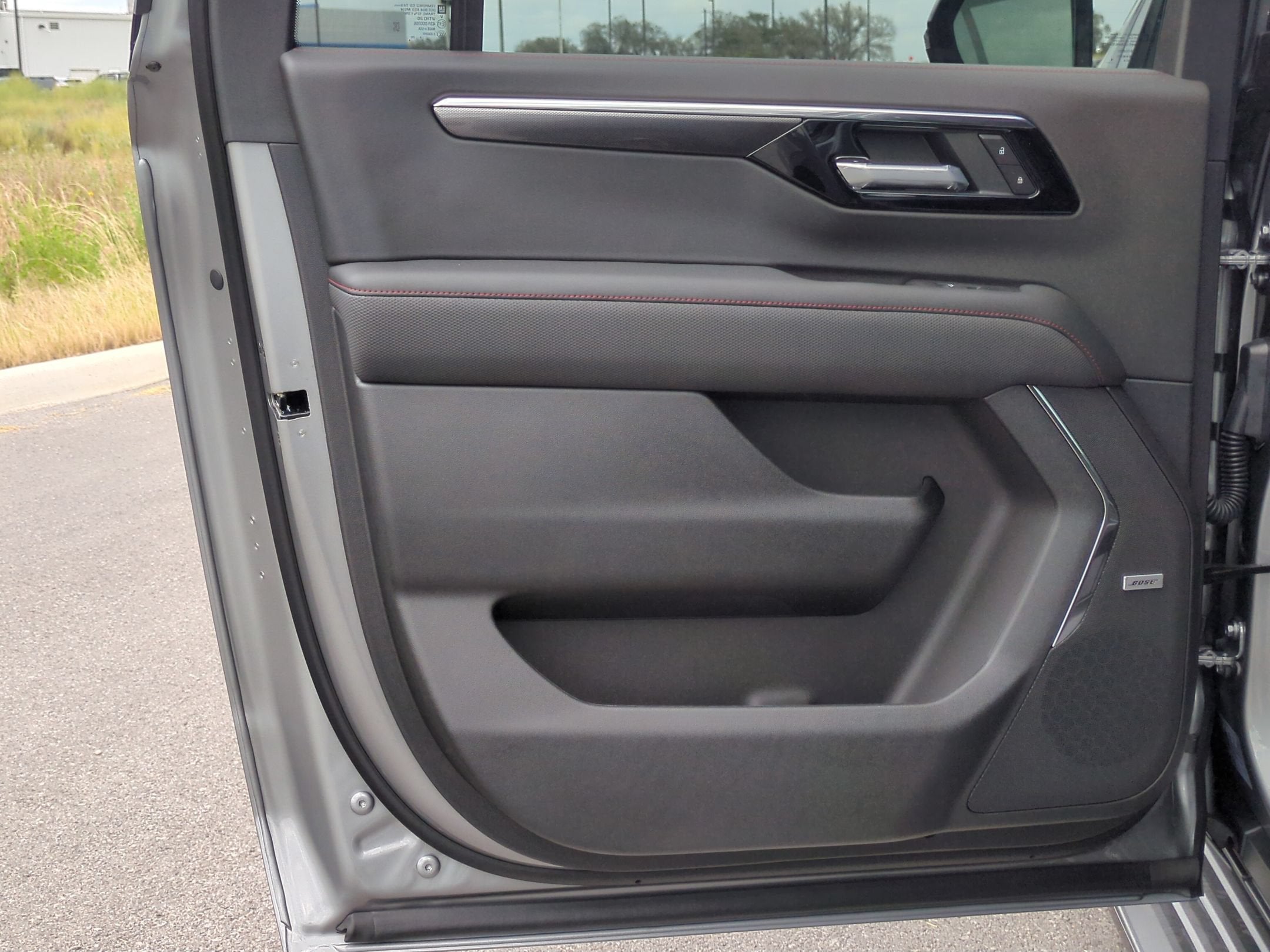 2026 Chevrolet Suburban RST - Photo 14