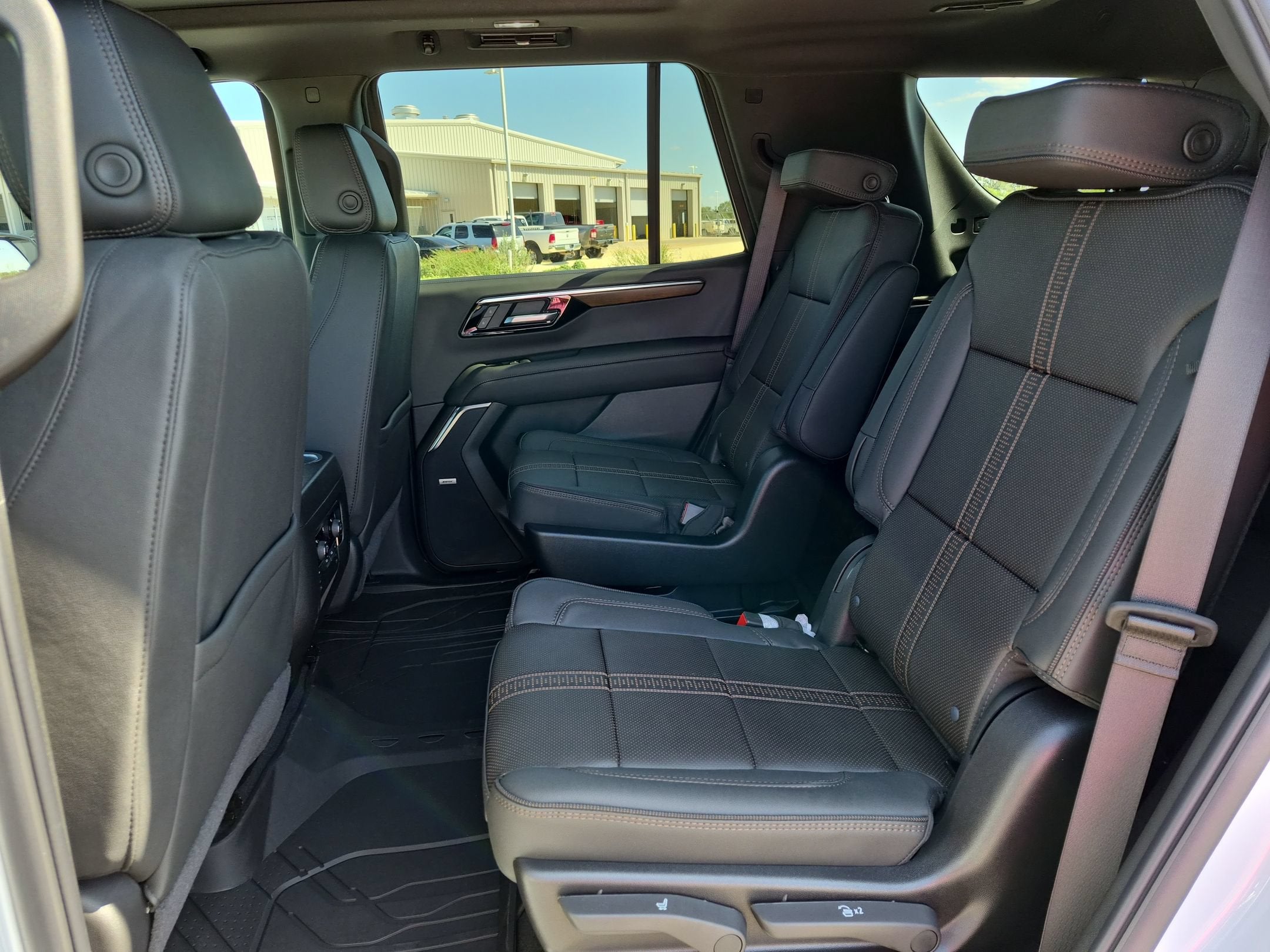 2027 Chevrolet Tahoe High Country - Photo 13
