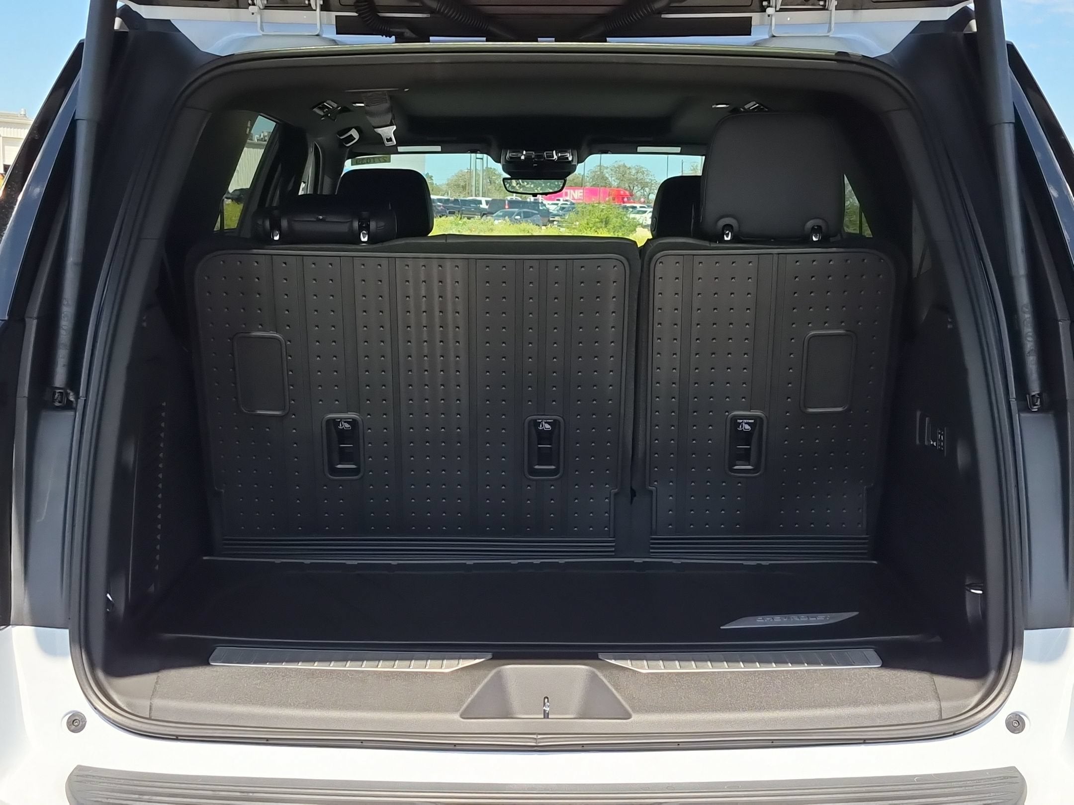 2027 Chevrolet Tahoe High Country - Photo 19