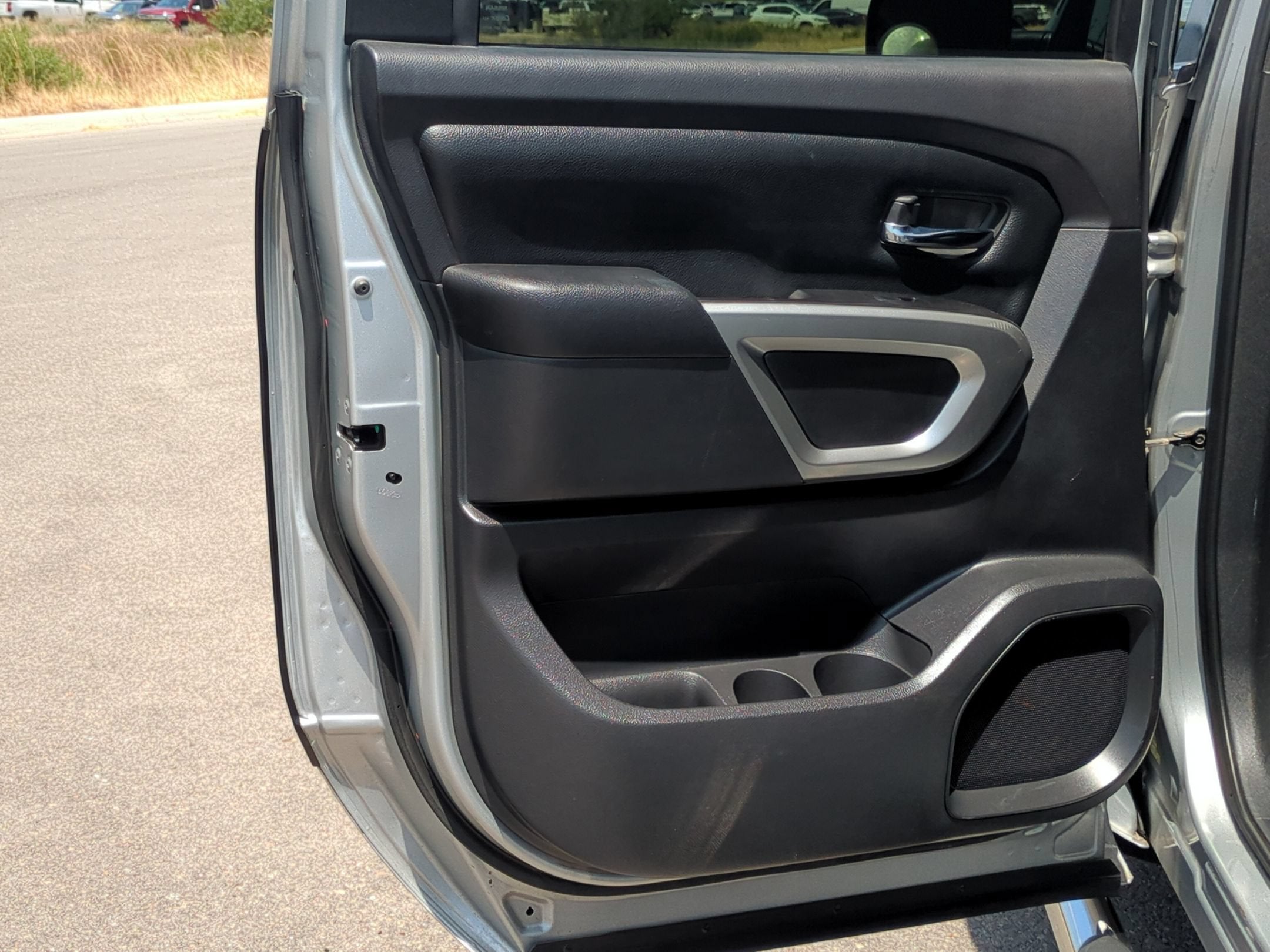 2017 Nissan Titan SV