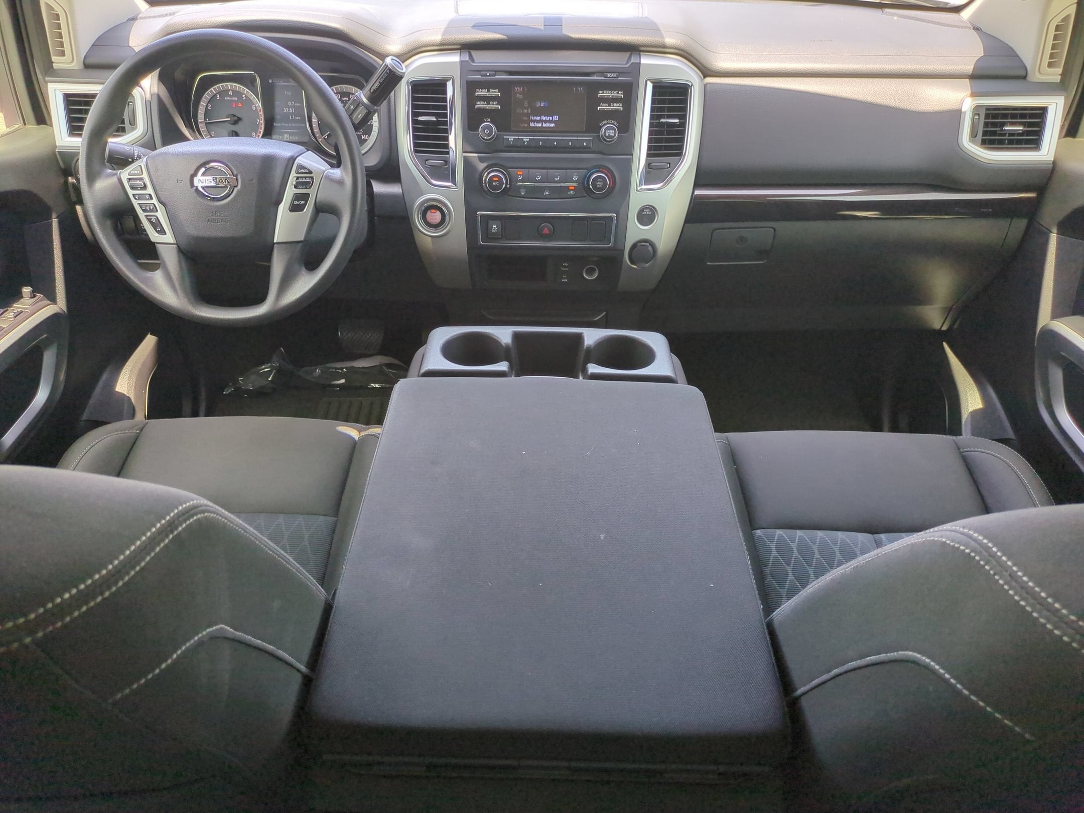 2017 Nissan Titan SV