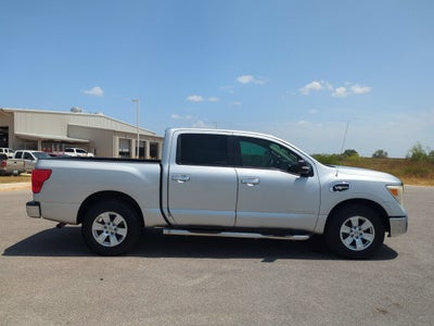 2017 Nissan Titan SV