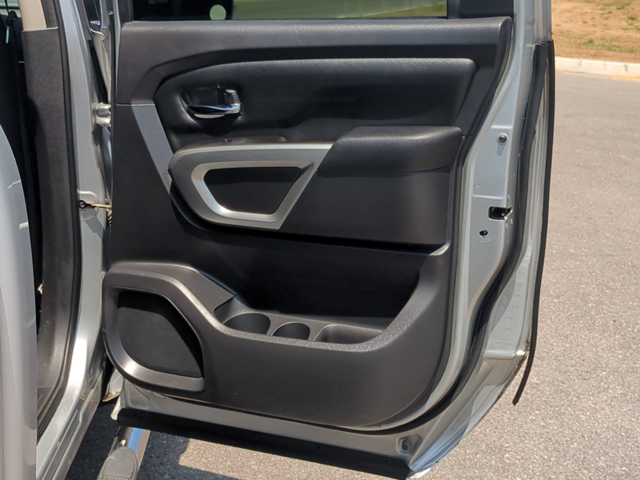2017 Nissan Titan SV