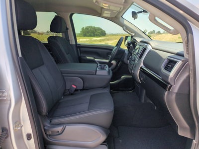 2017 Nissan Titan SV