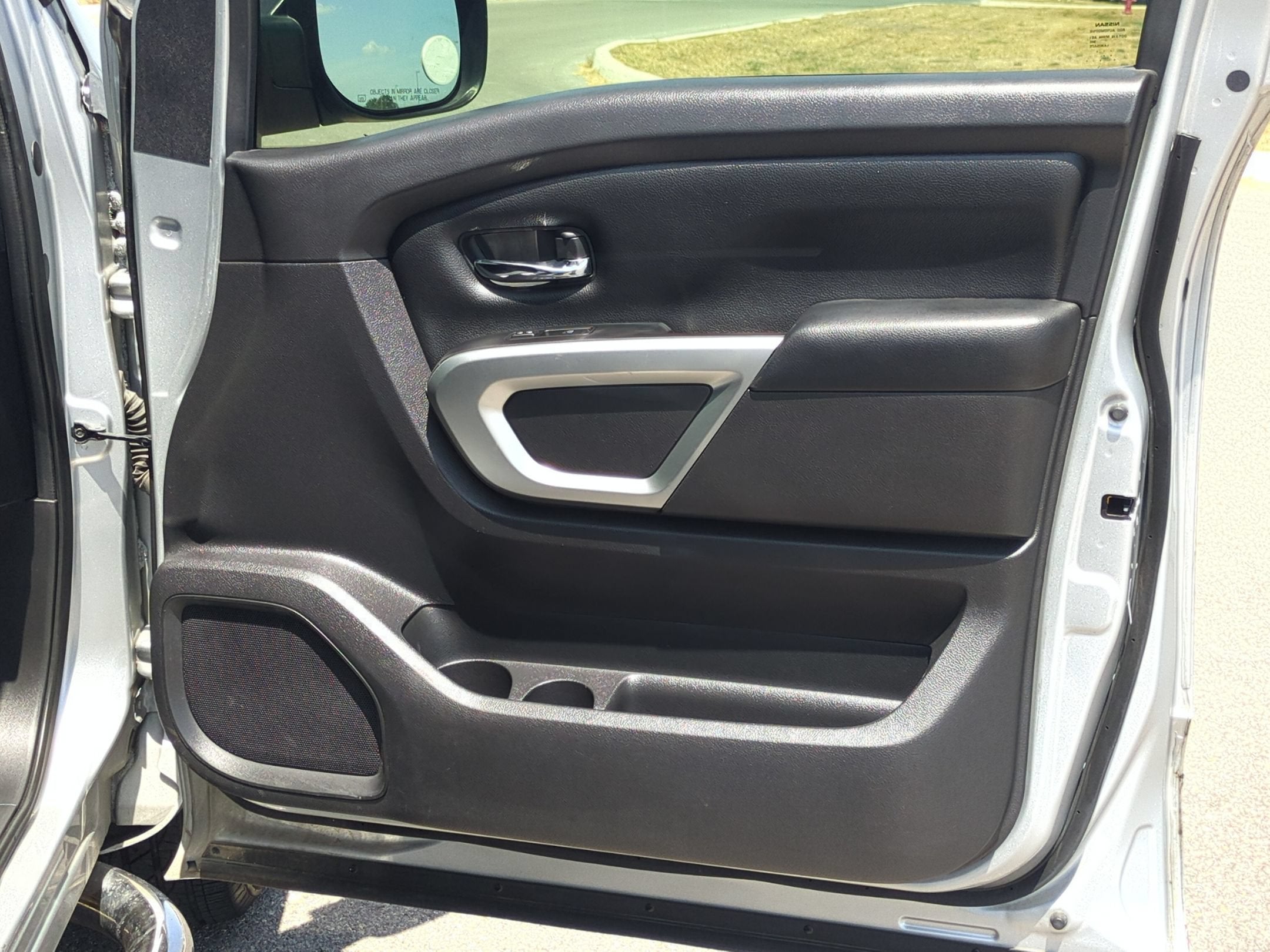 2017 Nissan Titan SV