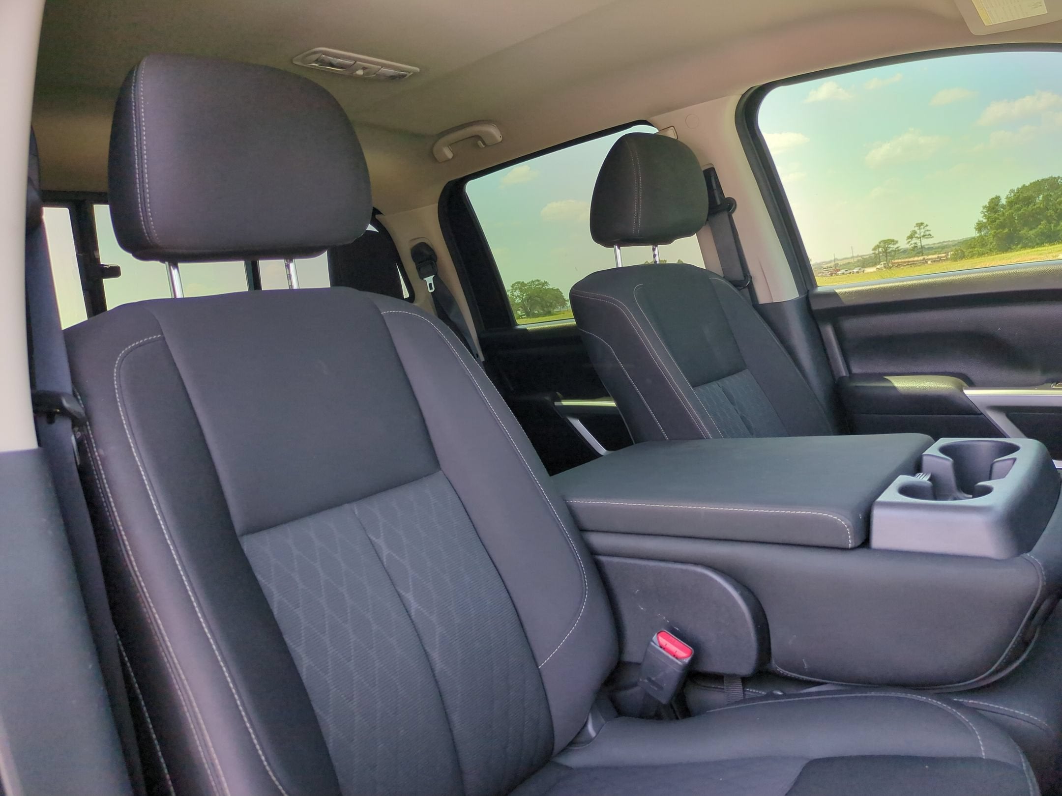 2017 Nissan Titan SV