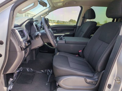 2017 Nissan Titan SV
