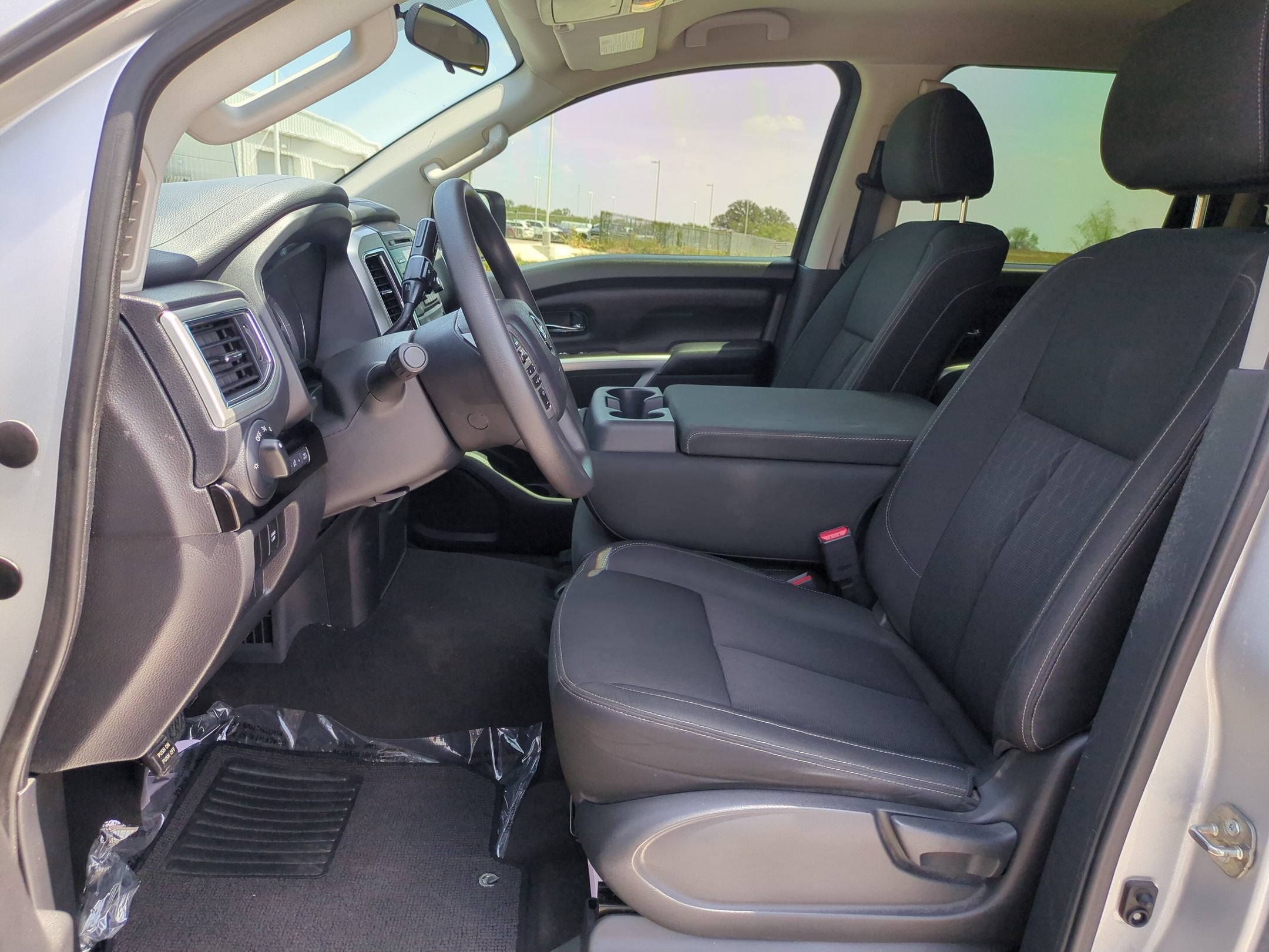 2017 Nissan Titan SV