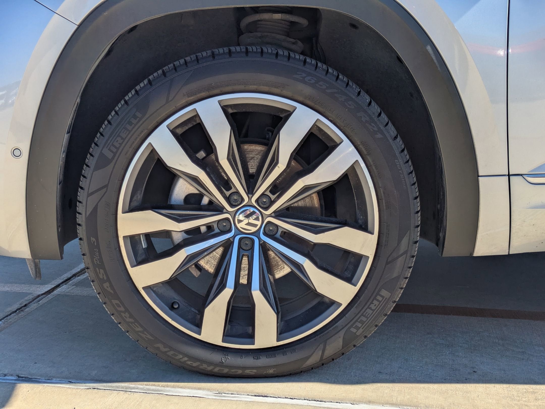 2020 Volkswagen Atlas Cross Sport 3.6L V6 SEL Premium R-Line