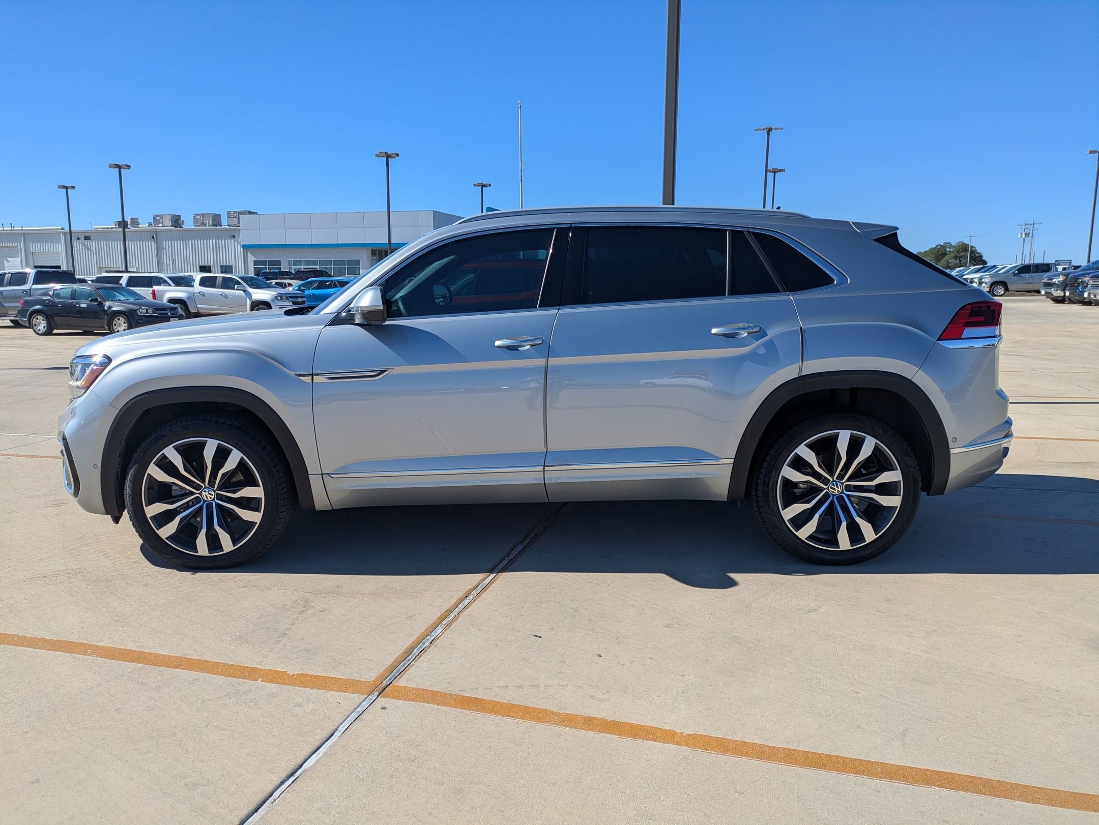2020 Volkswagen Atlas Cross Sport 3.6L V6 SEL Premium R-Line