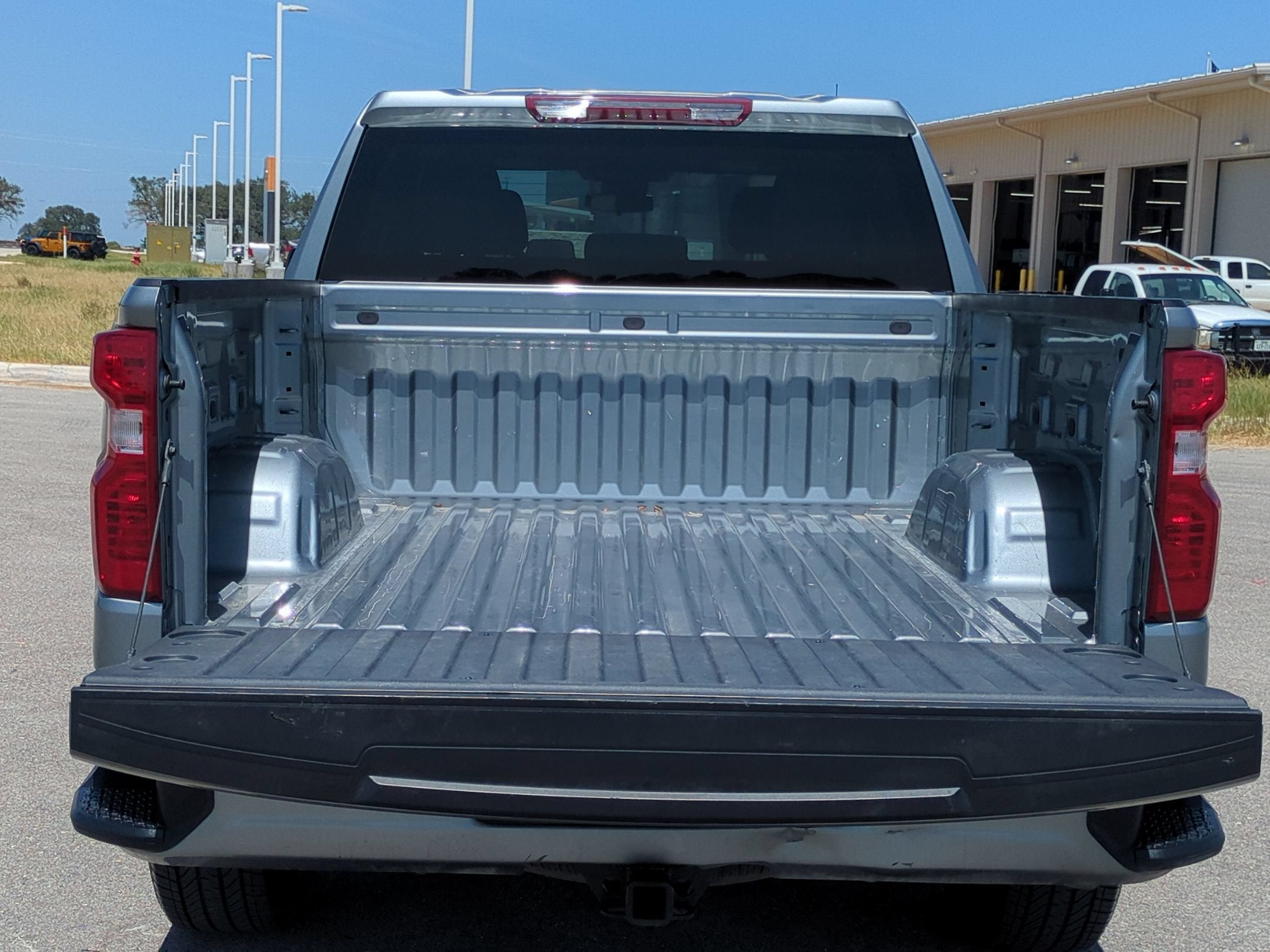 2025 Chevrolet Silverado 1500 Custom