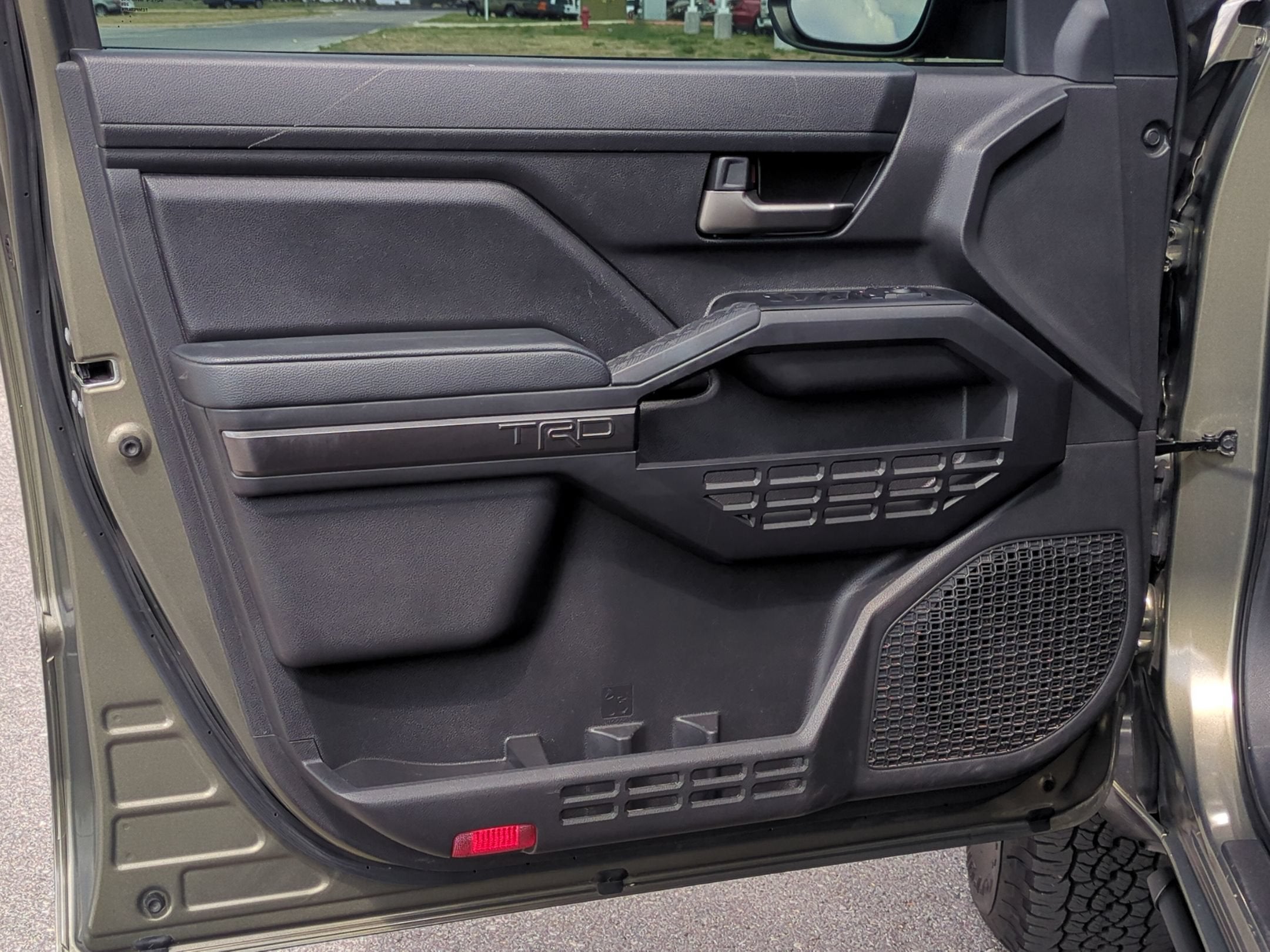 2025 Toyota Tacoma 4WD SR
