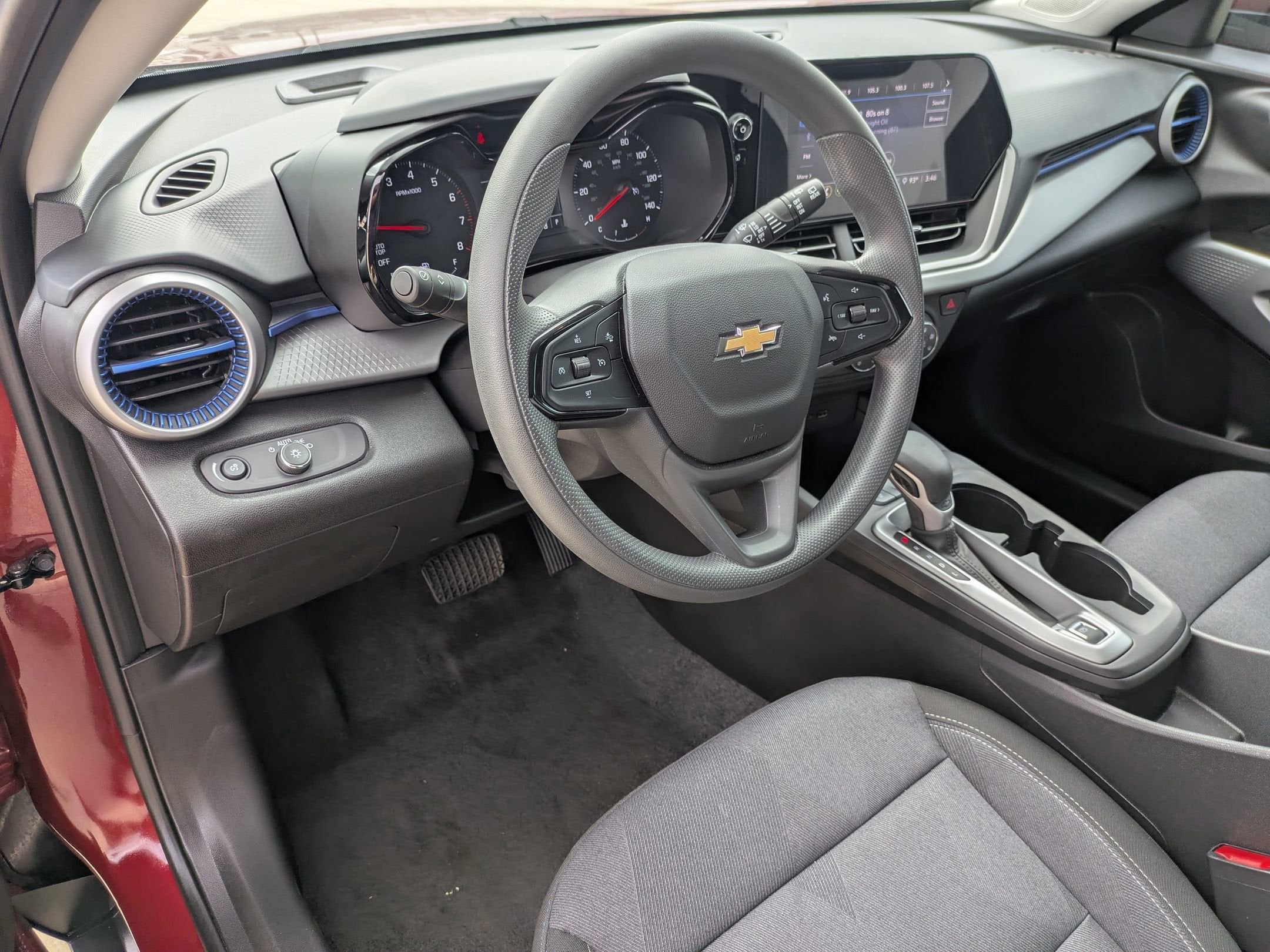 2025 Chevrolet Trax LS