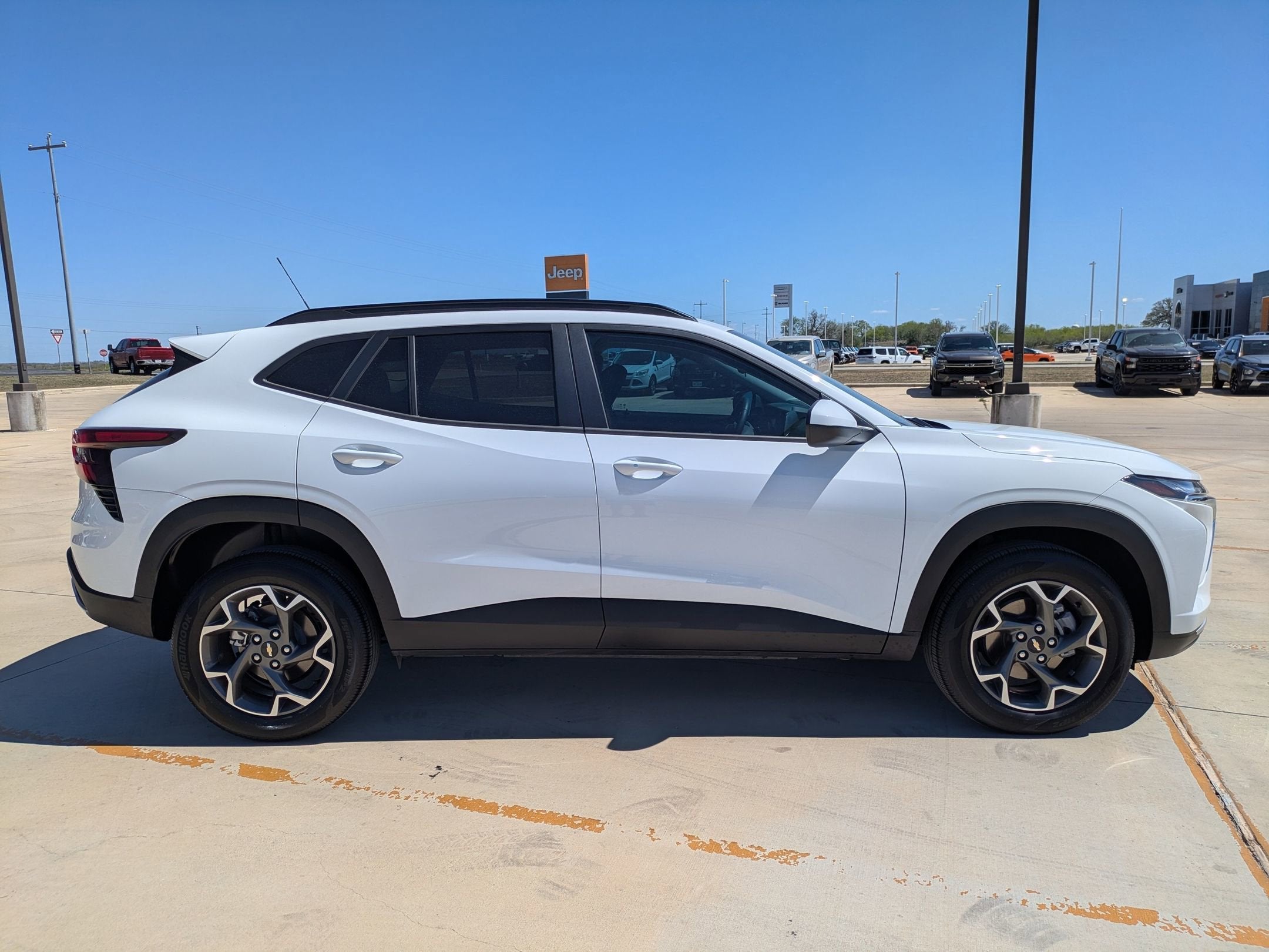 2025 Chevrolet Trax LT